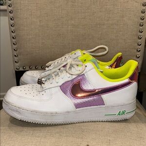 Nike Women’s White and Purple Sneakers